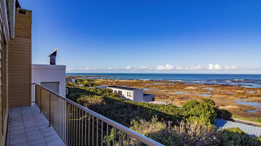 4 Bedroom Property for Sale in Franskraal Western Cape